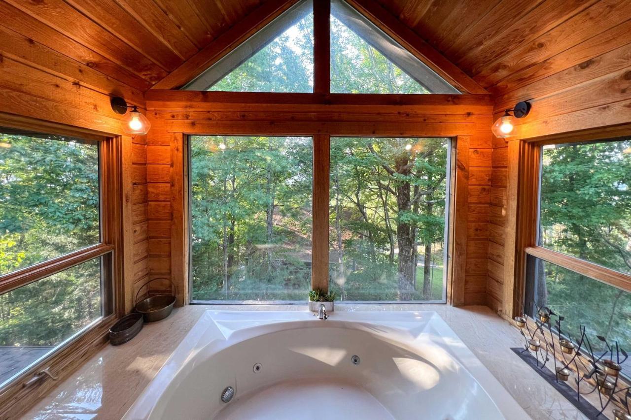Upscale Gatlinburg Cabin Deck, Fire Pit And Hot Tub Экстерьер фото