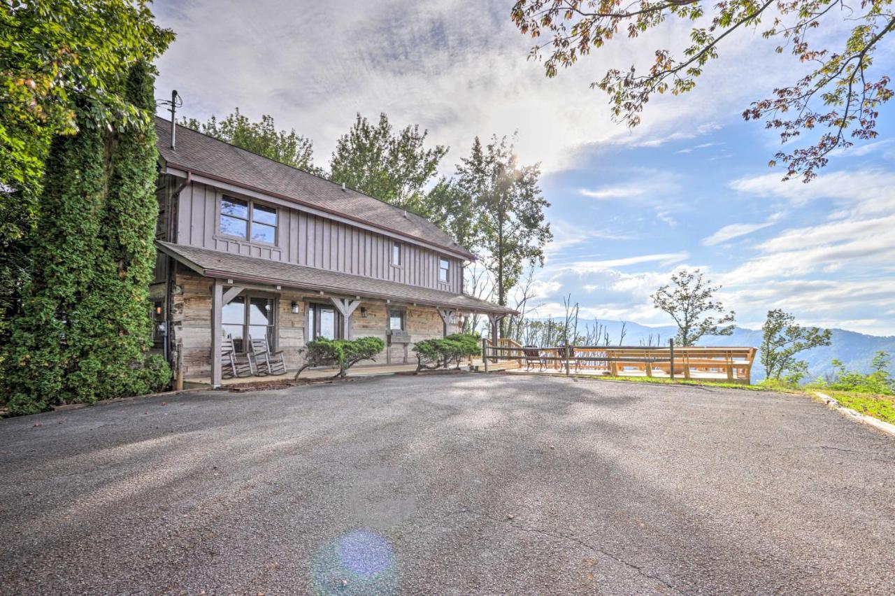 Upscale Gatlinburg Cabin Deck, Fire Pit And Hot Tub Экстерьер фото