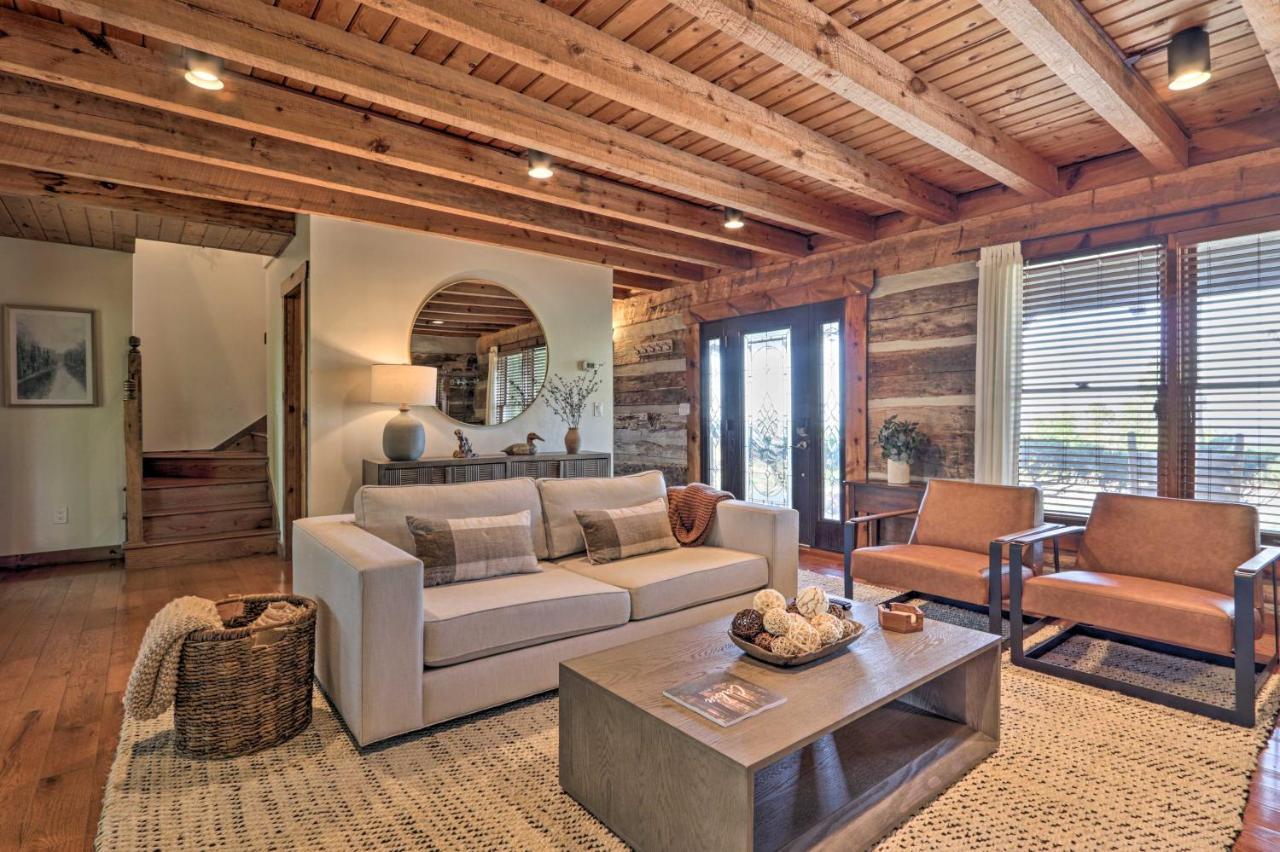 Upscale Gatlinburg Cabin Deck, Fire Pit And Hot Tub Экстерьер фото