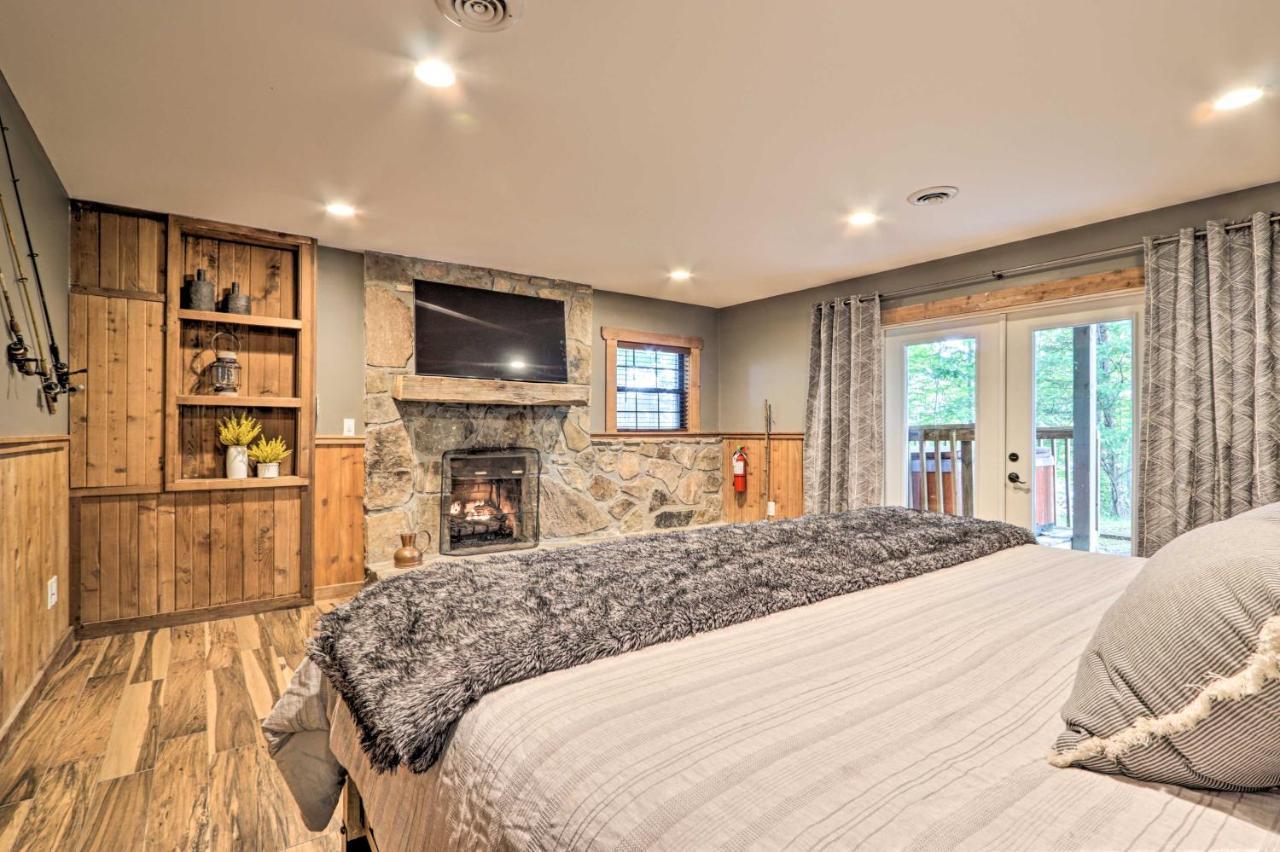 Upscale Gatlinburg Cabin Deck, Fire Pit And Hot Tub Экстерьер фото