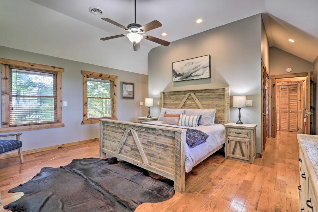 Upscale Gatlinburg Cabin Deck, Fire Pit And Hot Tub Экстерьер фото